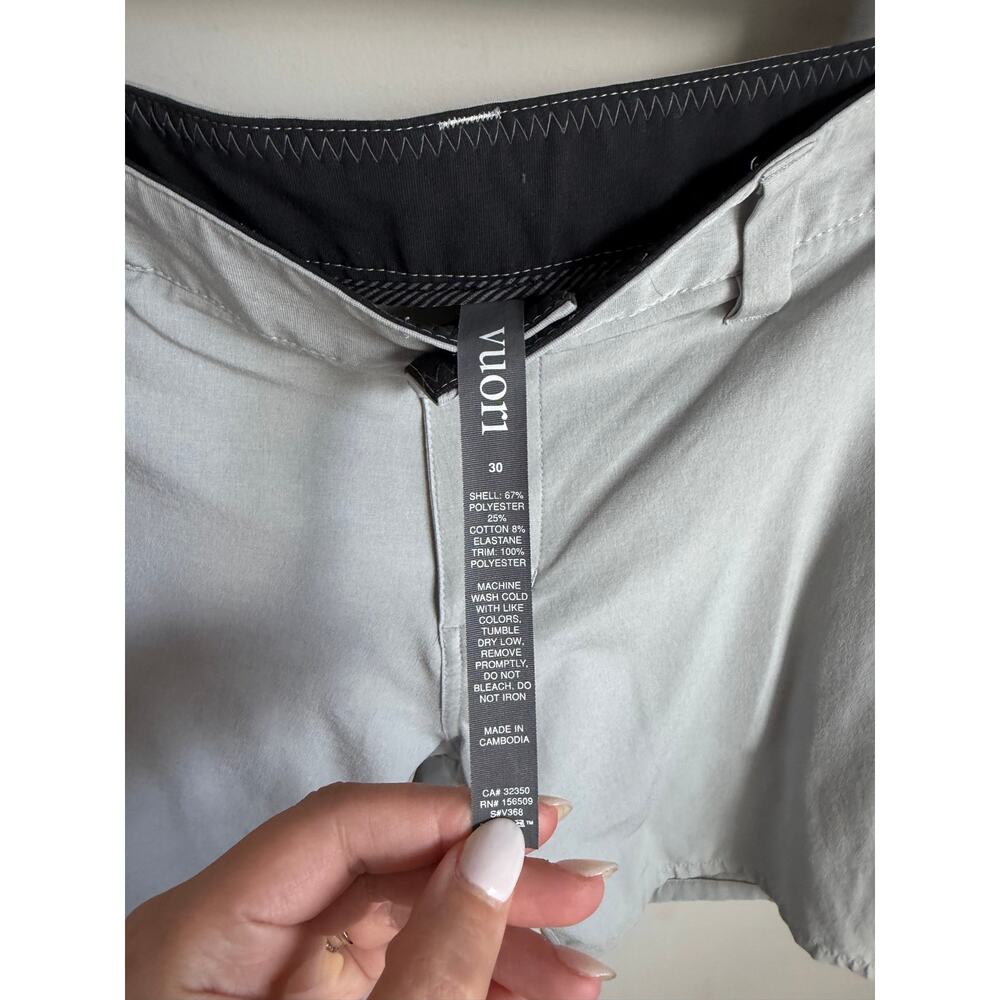 Vuori Aim Lightweight Stretch Flat Front Hiking Golf Short Sky Grey Mens Size 30 - Picture 6 of 8